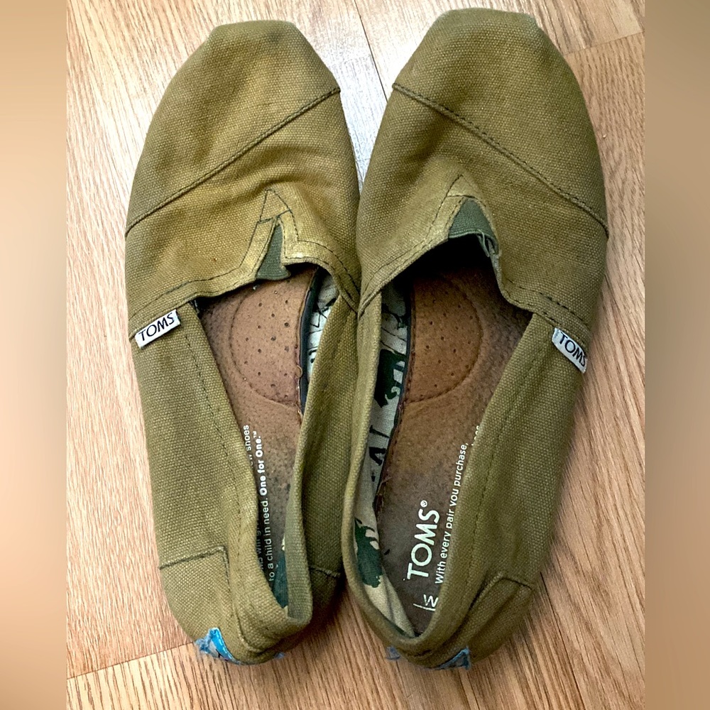 Toms Slip Ons